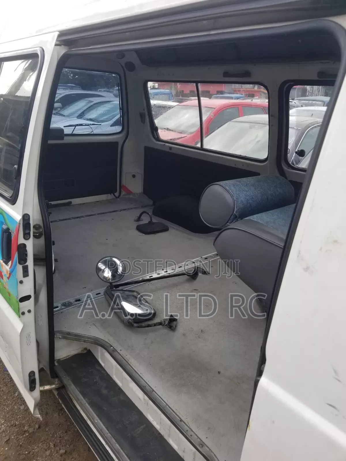 Mitsubishi Delica 2009 White