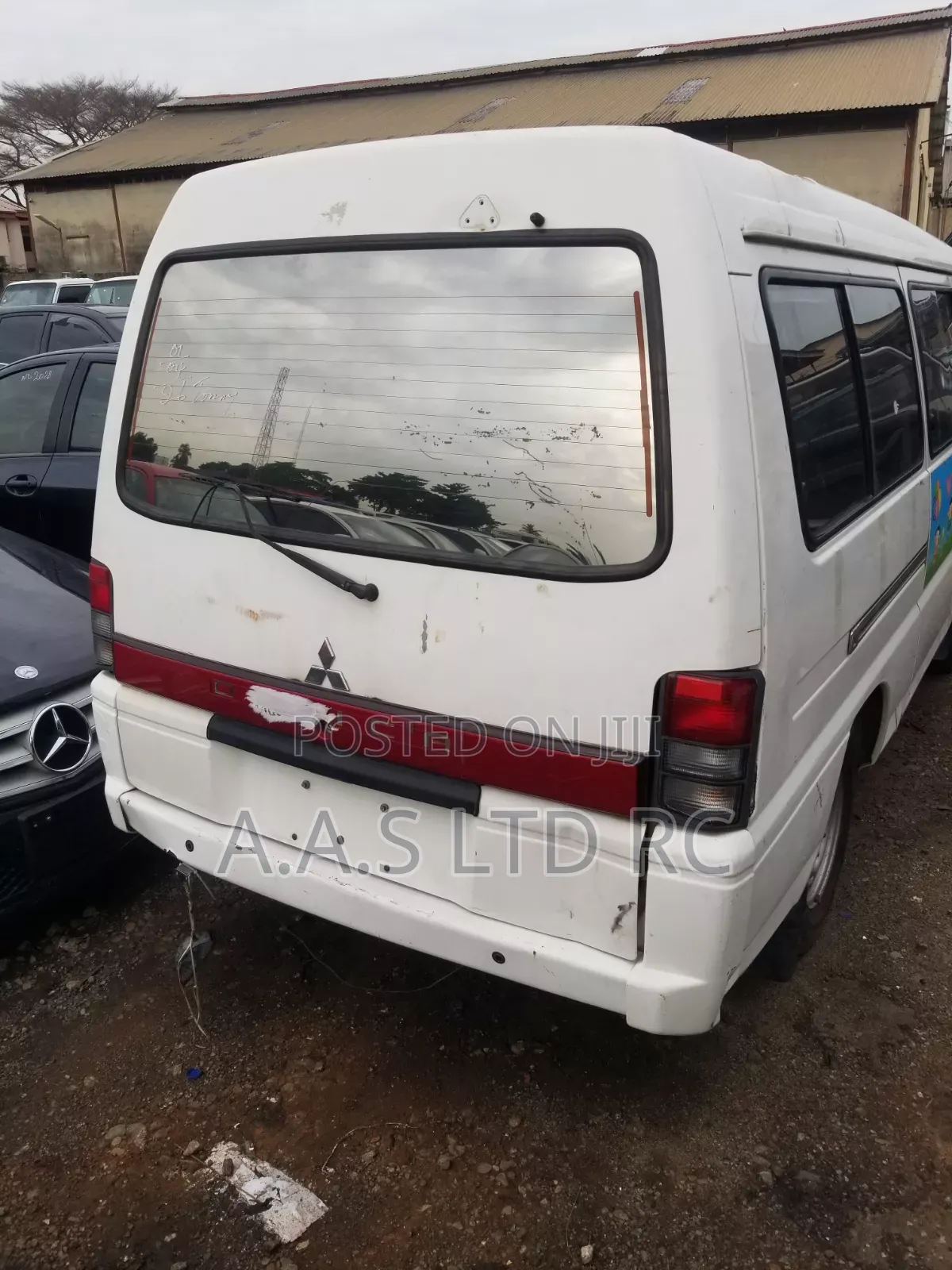 Mitsubishi Delica 2009 White