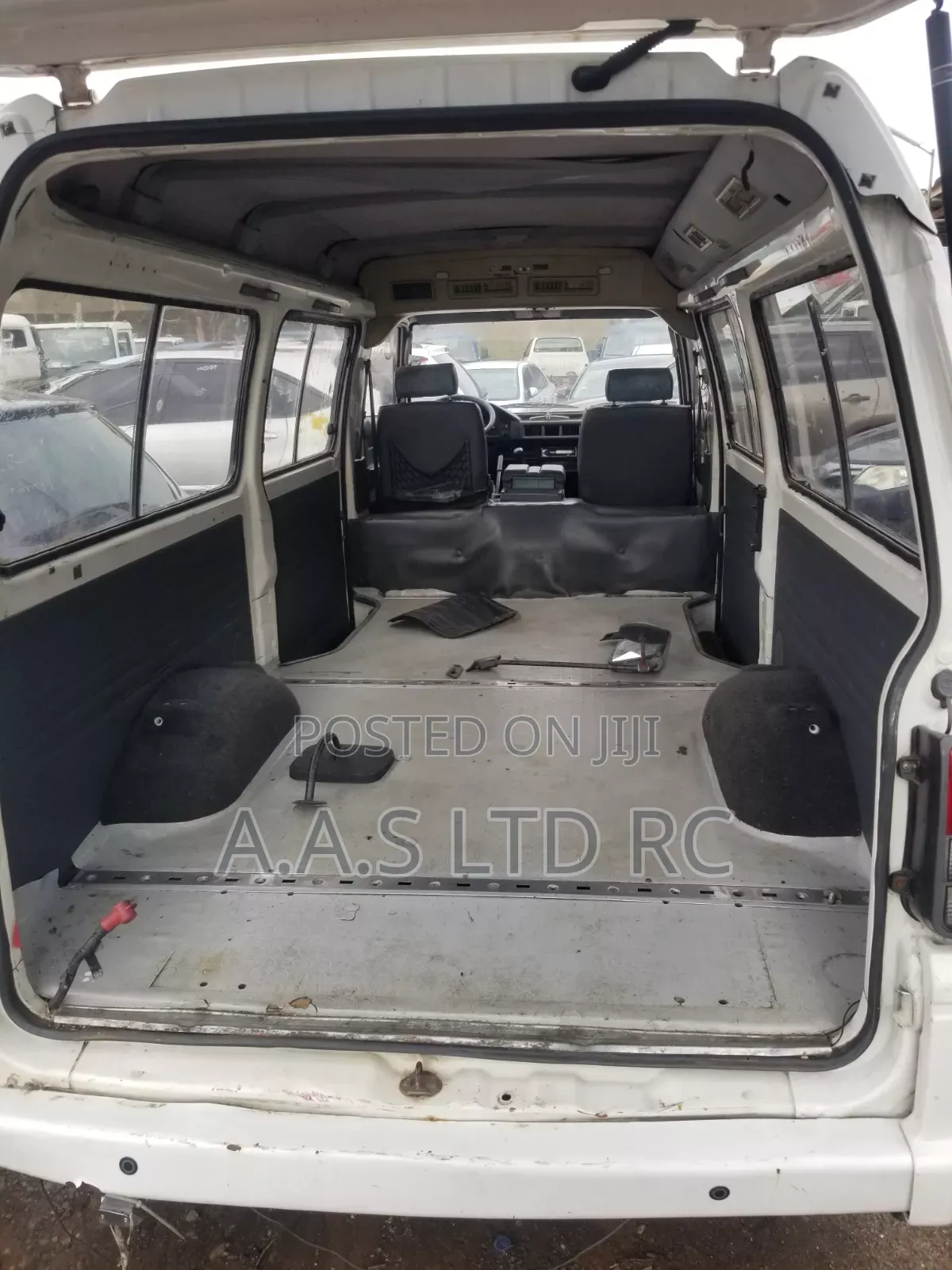 Mitsubishi Delica 2009 White