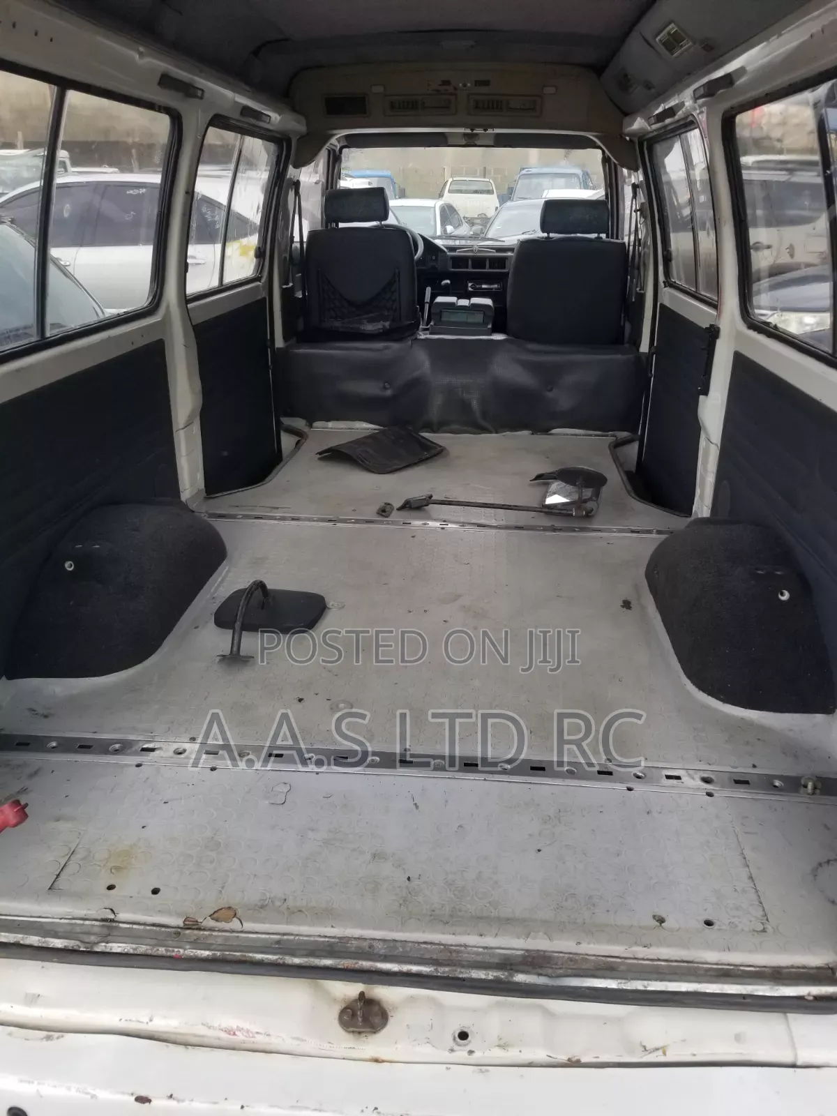 Mitsubishi Delica 2009 White