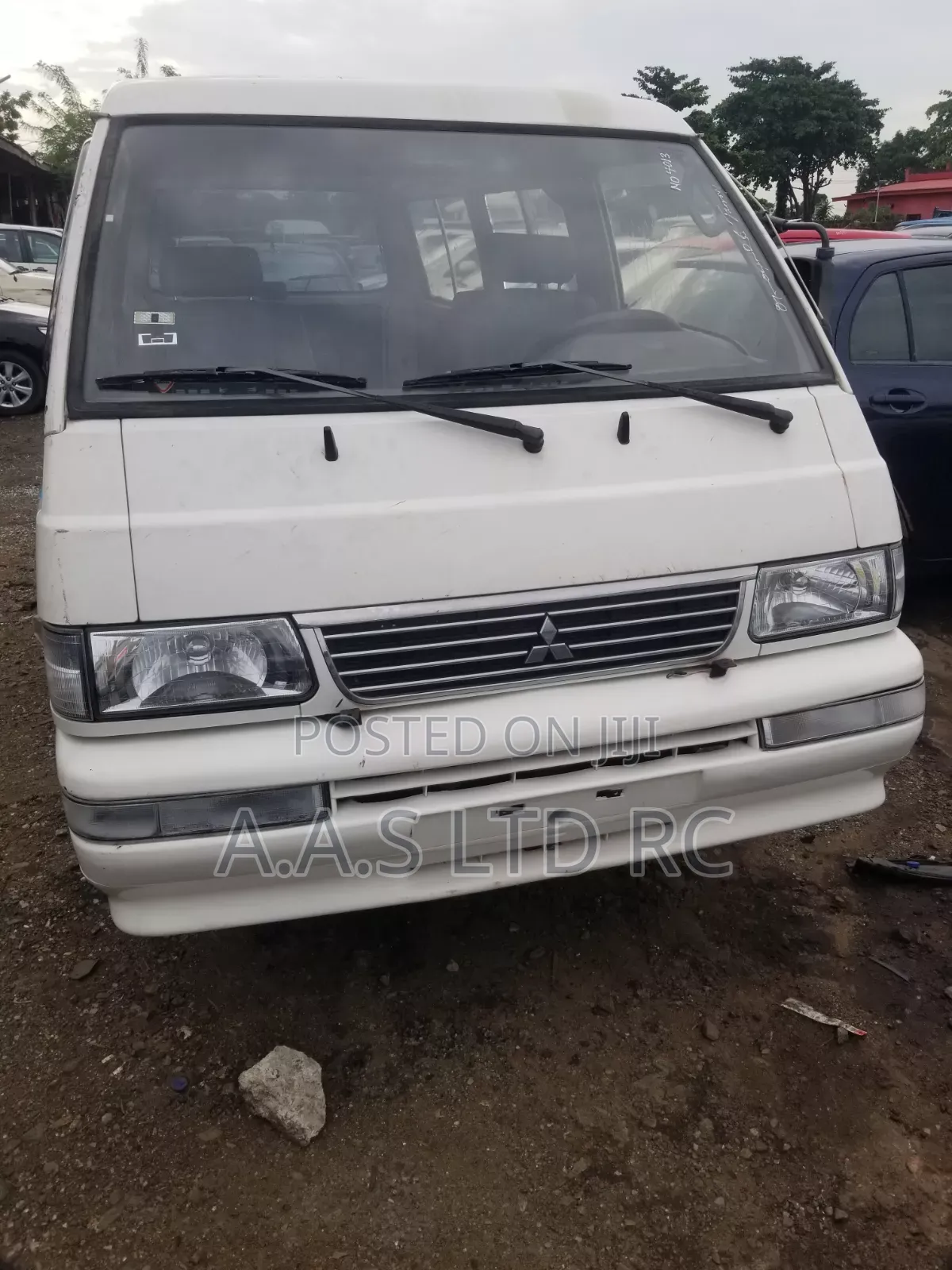 Mitsubishi Delica 2009 White
