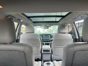 Toyota Highlander Limited 4x4 V6 (3.5L 6cyl 8A) 2017 Gray