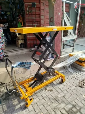 Bright Yellow Hydraulic Scissors Table Lift Cart Features