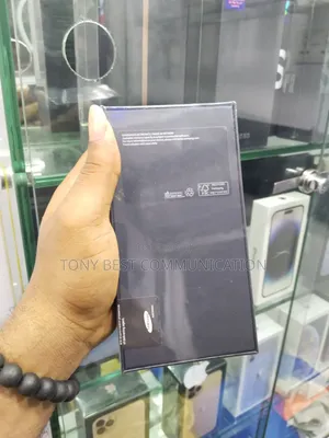 New Samsung Galaxy S22 5G 256 GB Black