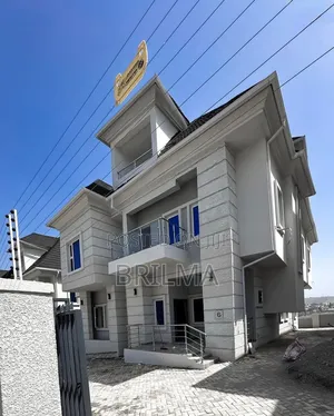 5bdrm Duplex in Guzape District for sale