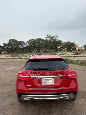 Mercedes-Benz GLA 250 2016 Red