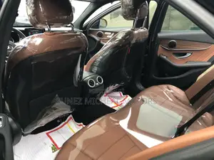 Mercedes-Benz C300 2019 Black