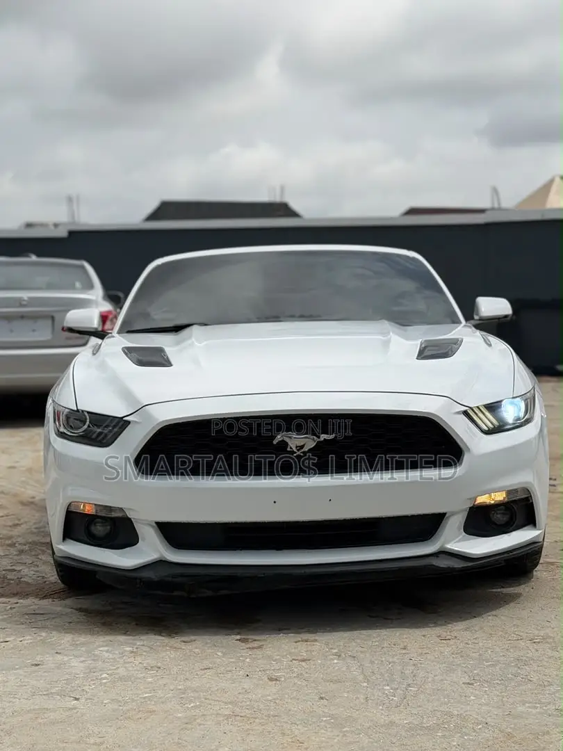 Ford Mustang 2015 White