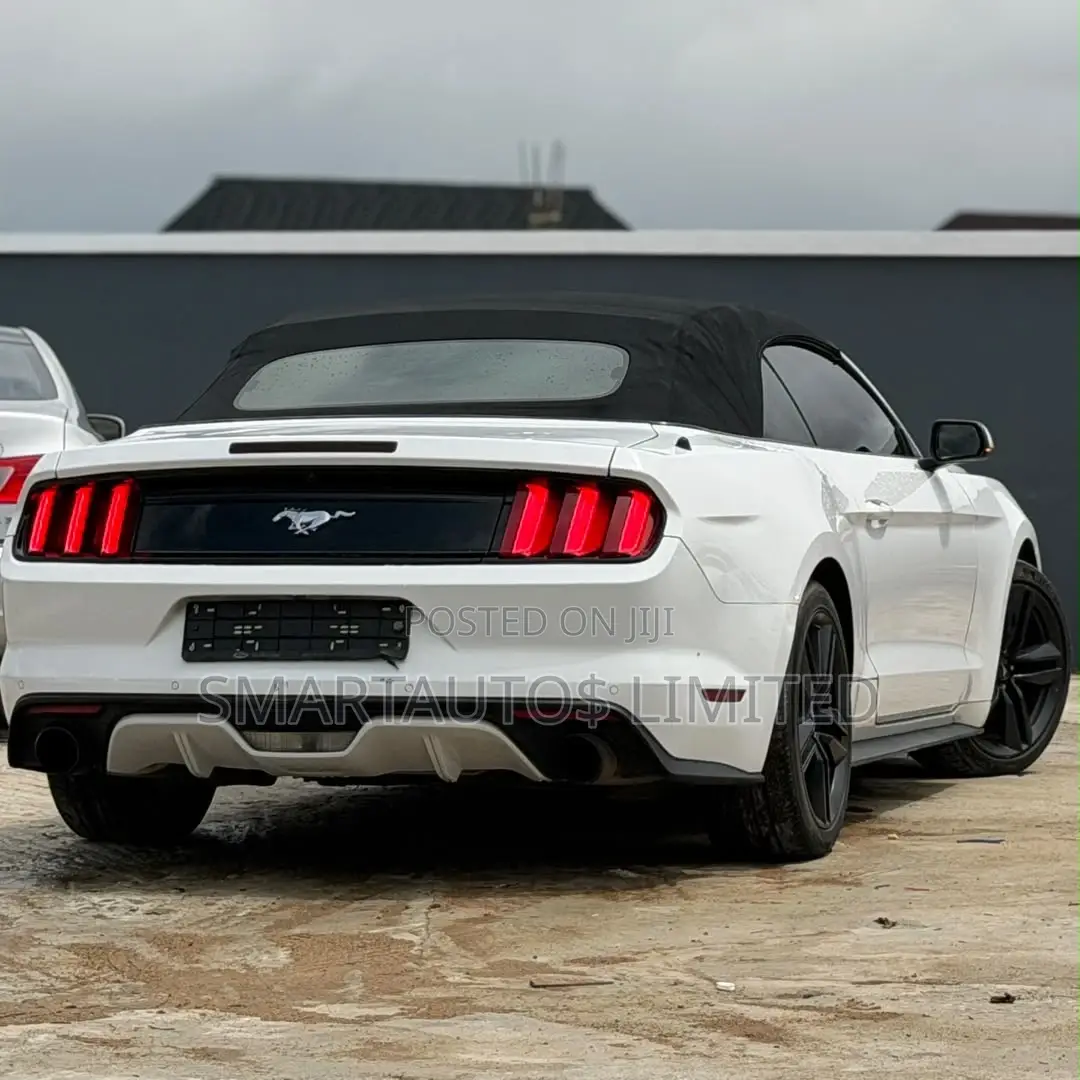 Ford Mustang 2015 White