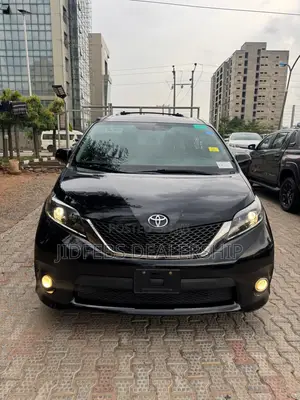 Toyota Sienna SE Premium 8 Passenger (3.5L 6cyl 6A) 2016 Black