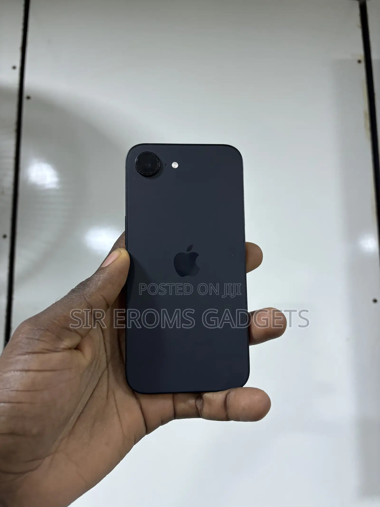 Apple iPhone 16e 128 GB Black