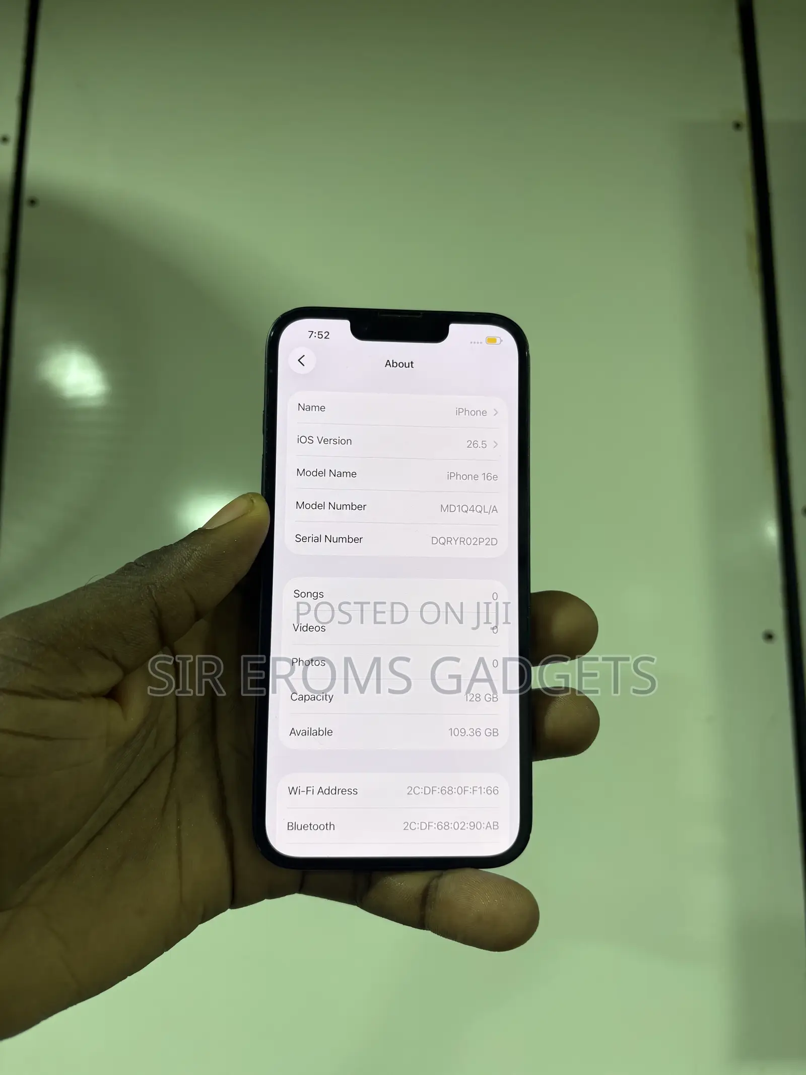 Apple iPhone 16e 128 GB Black