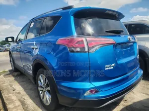 Toyota RAV4 2019 Blue