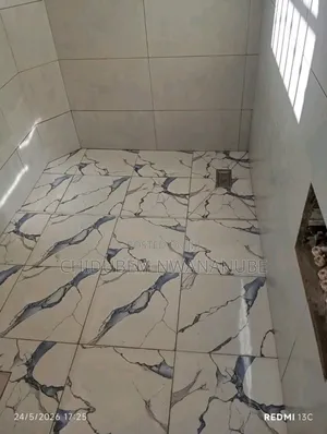A Room Floor Tile Installation (40mmx25mm)