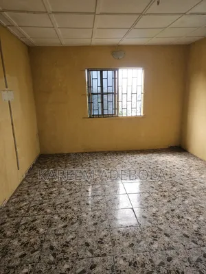 3bdrm Block of Flats in Oluwakemi, Berger for rent