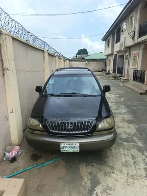 Lexus LX 470 1999 Black