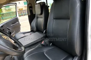 Toyota HiAce 2010 White