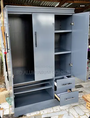 Wardrobe S