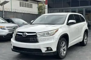 Toyota Highlander LE Plus 4dr SUV AWD (3.5L 6cyl 6A) 2015 White