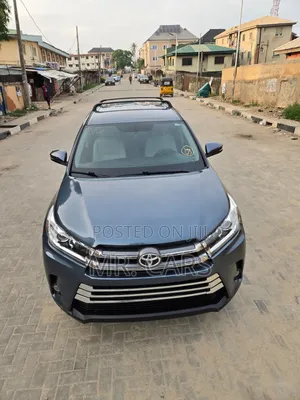 Toyota Highlander LE 4dr SUV AWD (3.5L 6cyl 6A) 2015 Gray