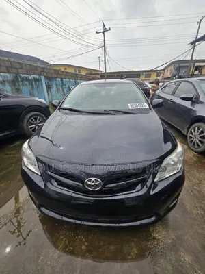 Toyota Corolla 2013 Black