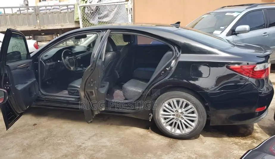 Lexus ES 2013 Black
