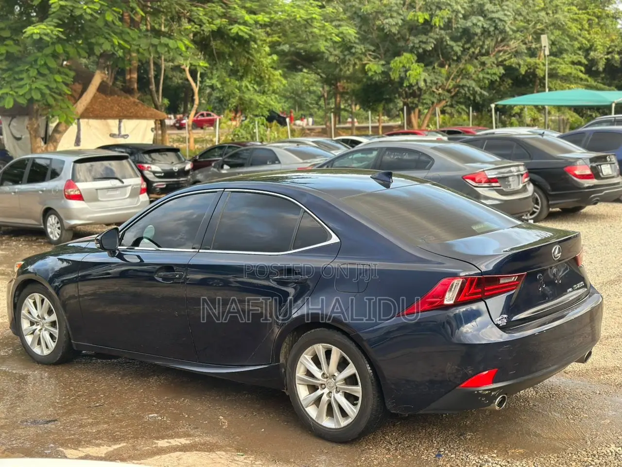Lexus IS 2015 Blue