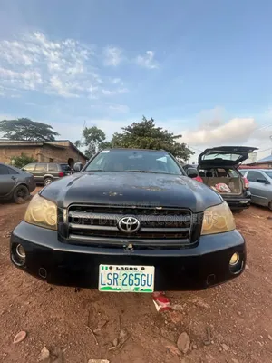 Toyota Highlander Base AWD 2004 Black