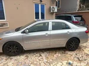 Toyota Corolla 2012 Gray
