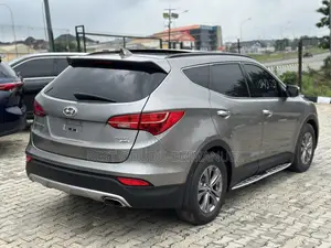 Hyundai Santa Fe GLS 4dr SUV AWD (3.3L 6cyl 6A) 2015 Gray
