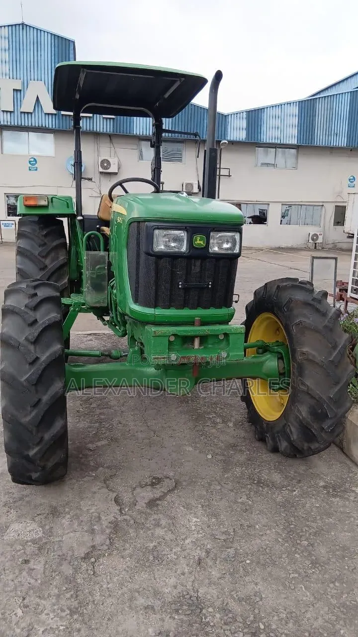 Tractor John Deere 65 Hp and 75 Hp