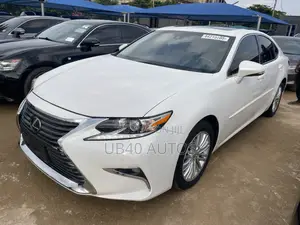 Lexus ES 350 FWD 2017 White