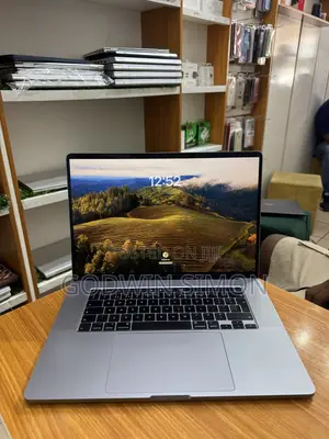 Laptop Apple MacBook Pro 2019 16GB Intel Core i7 SSD 512GB