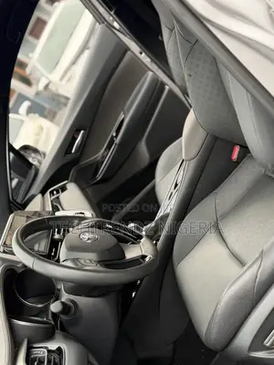 Toyota C-HR XLE 2021 Gray