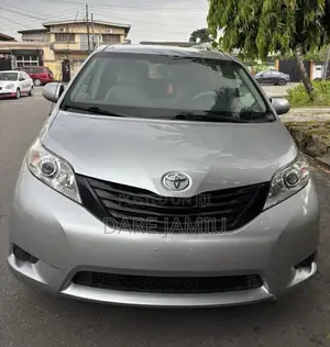 Toyota Sienna LE 7 Passenger 2011 Silver