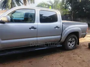 Toyota Tacoma X-Runner V6 2009 Silver