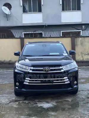 Toyota Highlander XLE 4x4 V6 (3.5L 6cyl 8A) 2018 Black