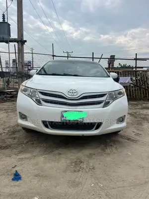 Toyota Venza 2010 White