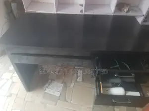 HDF Office Table