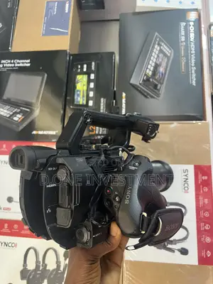 Sony Fs5 Mark Ii Xdcam Video Camera With Ef 18-200 Mm Lens