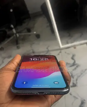 Apple iPhone 11 64 GB Black