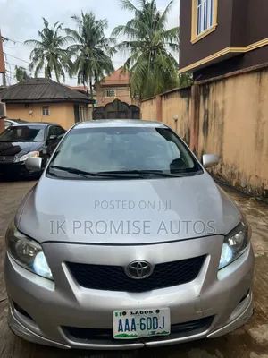 Toyota Corolla 2010 Silver