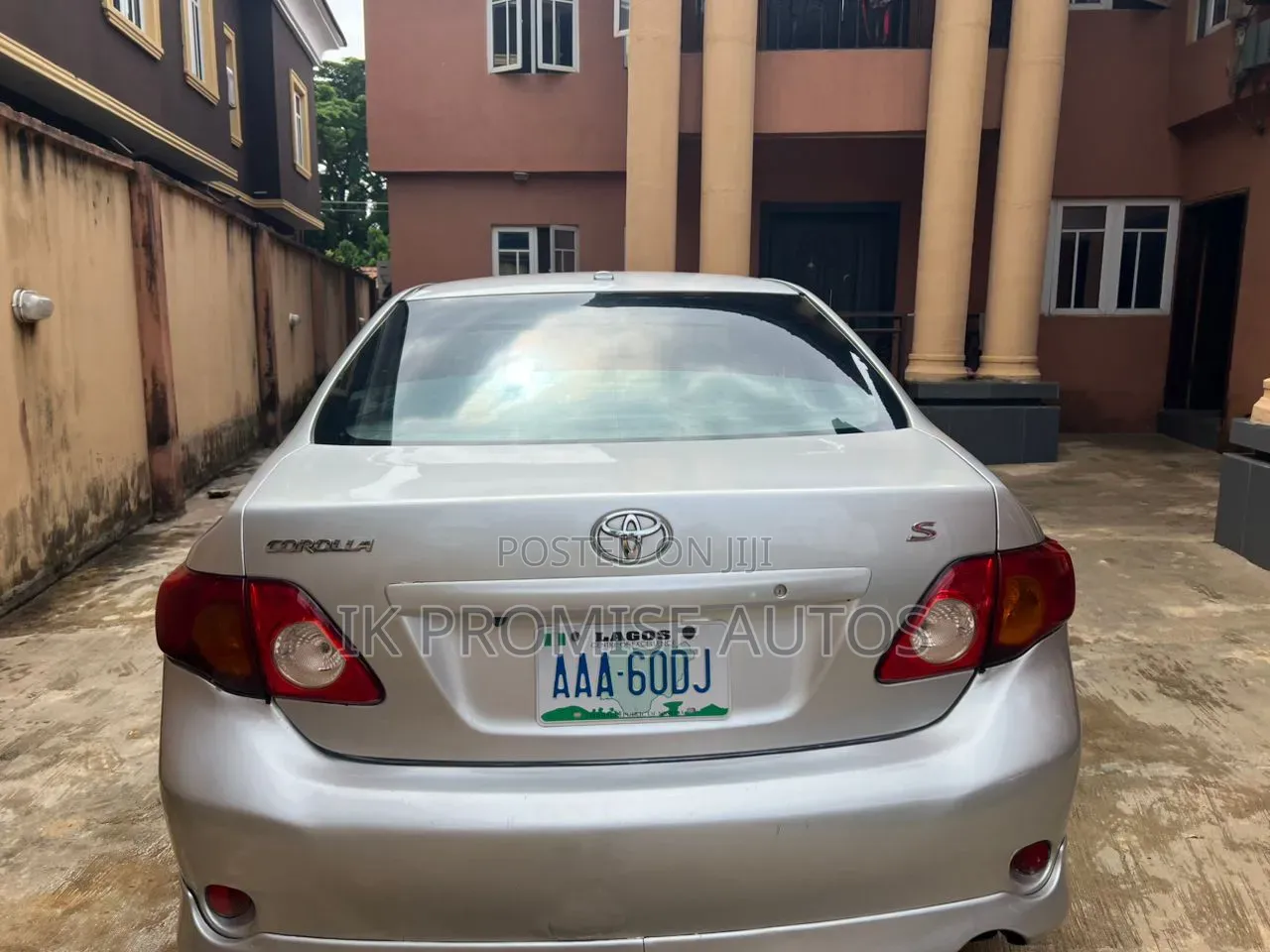 Toyota Corolla 2010 Silver