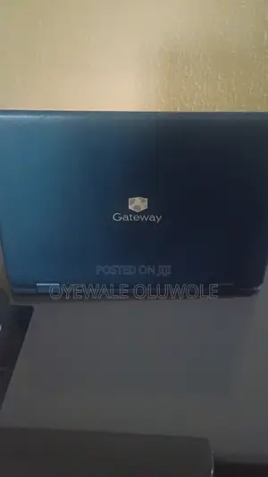 Laptop Gateway CX2620 4GB Intel Celeron HDD+SSD 256GB