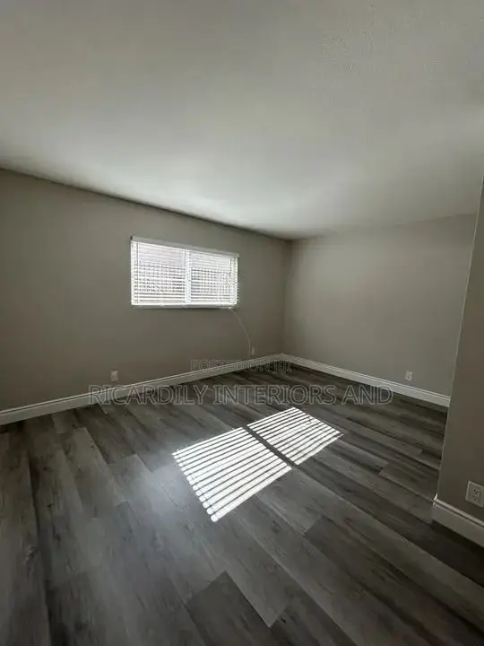 Vinyl Flooring Pro Installation