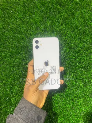 New Apple iPhone 11 128 GB White