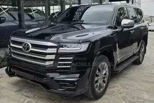 Toyota Land Cruiser LC300 2024 Black