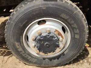 Clean Foreign Used Mercedes Benz Tipper Auxiliary 10 Tyres