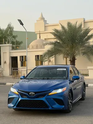 Toyota Camry 2018 Blue