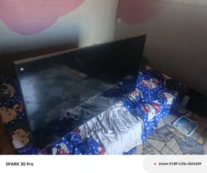 Uk Used Qled Samsung 50 Inch Smart Tv - Badagry